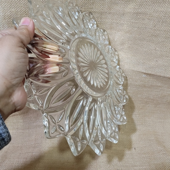 Vintage Federal Glass Flower Petal Plate, Clear Pressed Glass, - Picture 2 of 3